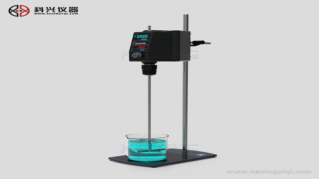 他來(lái)了，他來(lái)了，他帶著頂置式電動(dòng)攪拌器走來(lái)